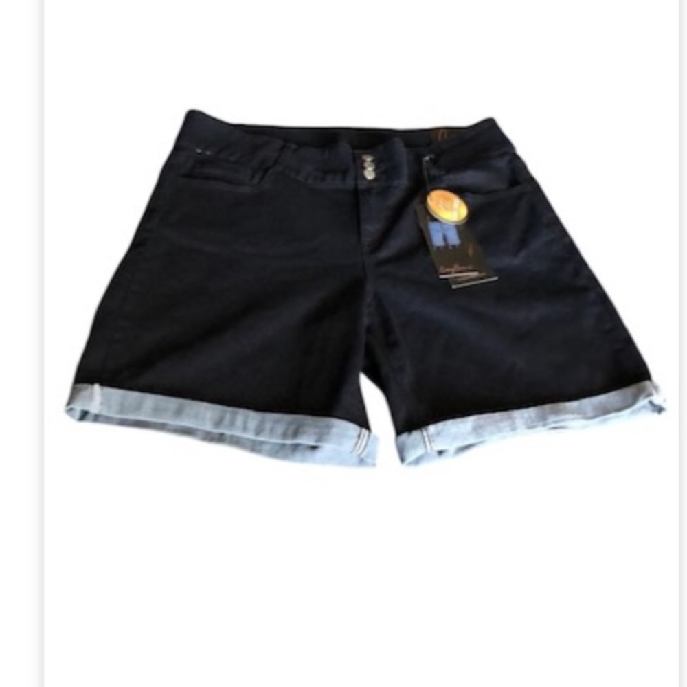 NWT women’s size 20W 9” Bermuda curvy fit copperflash bluejean shorts